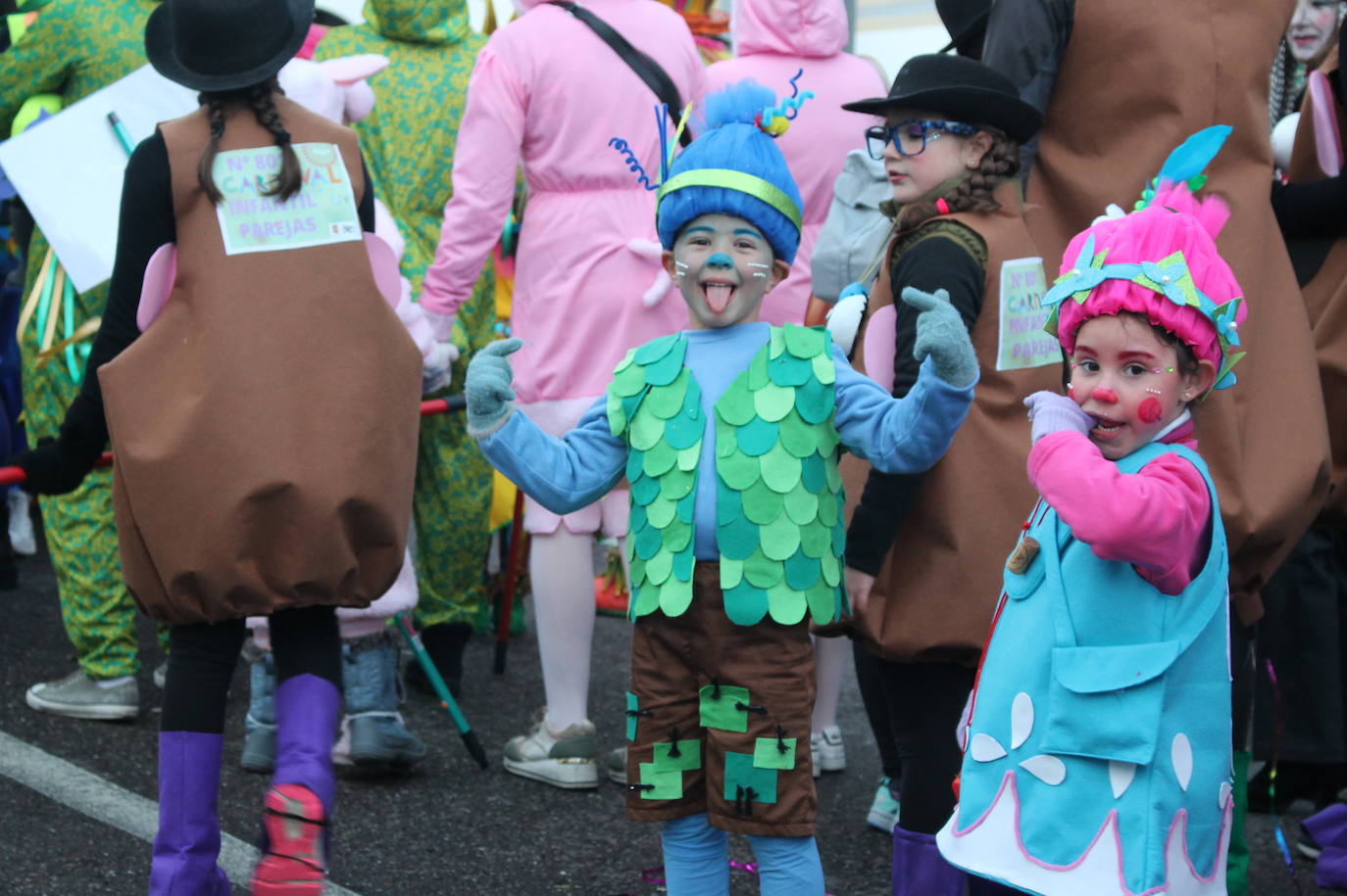 En imágenes, el pasacalles popular del Carnaval de Monesterio (Parte III)