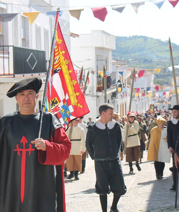 Imagen secundaria 2 - «Este pueblo fue la capital de las Españas durante hora y media en 1526»