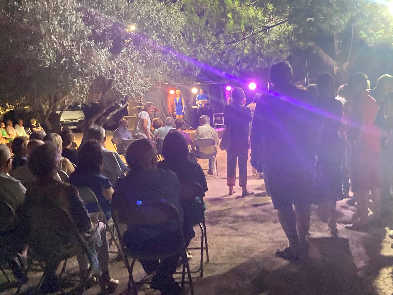 Fotos| Los mayores de Monesterio disfrutan de su Verbena Popular