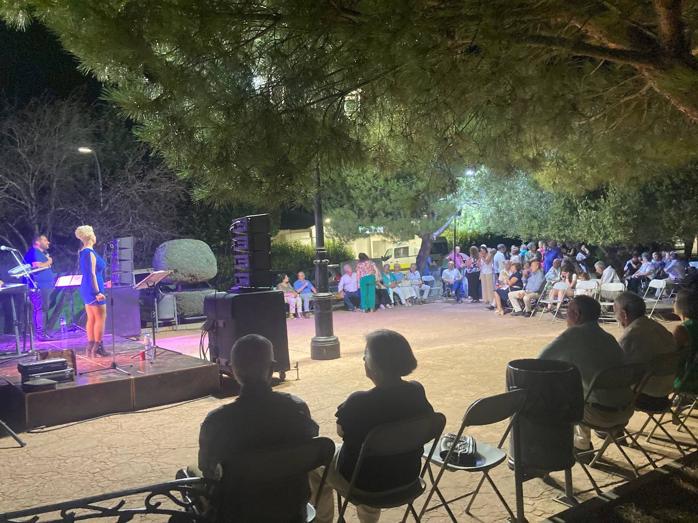 Fotos| Los mayores de Monesterio disfrutan de su Verbena Popular