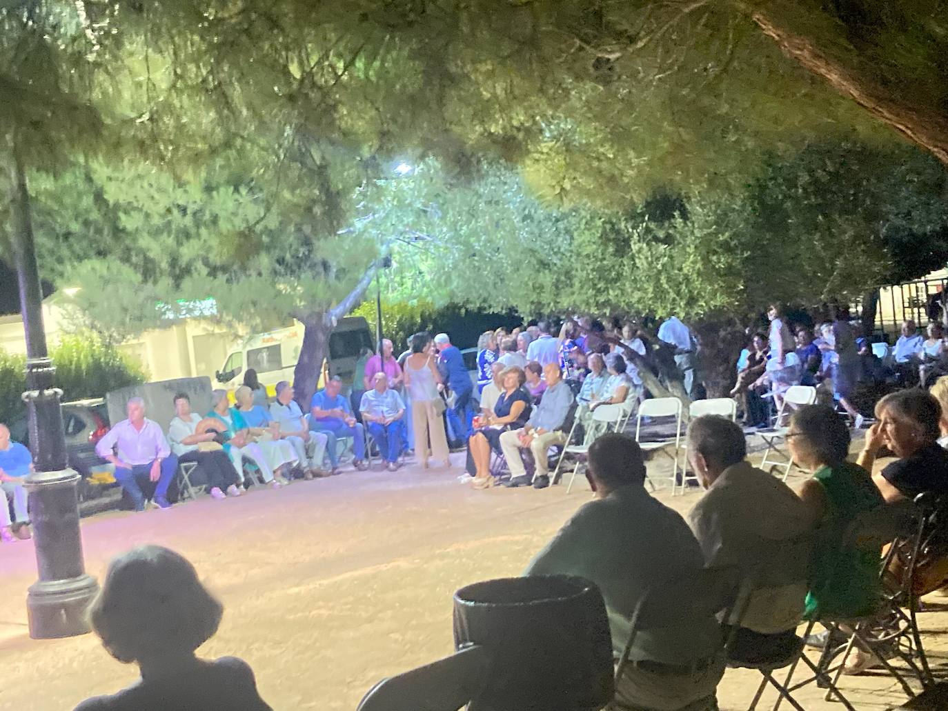 Fotos| Los mayores de Monesterio disfrutan de su Verbena Popular