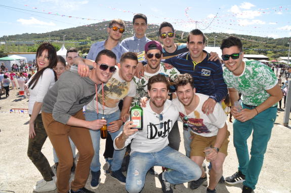 Peña ganadora del concurso de paellas el pasado año 