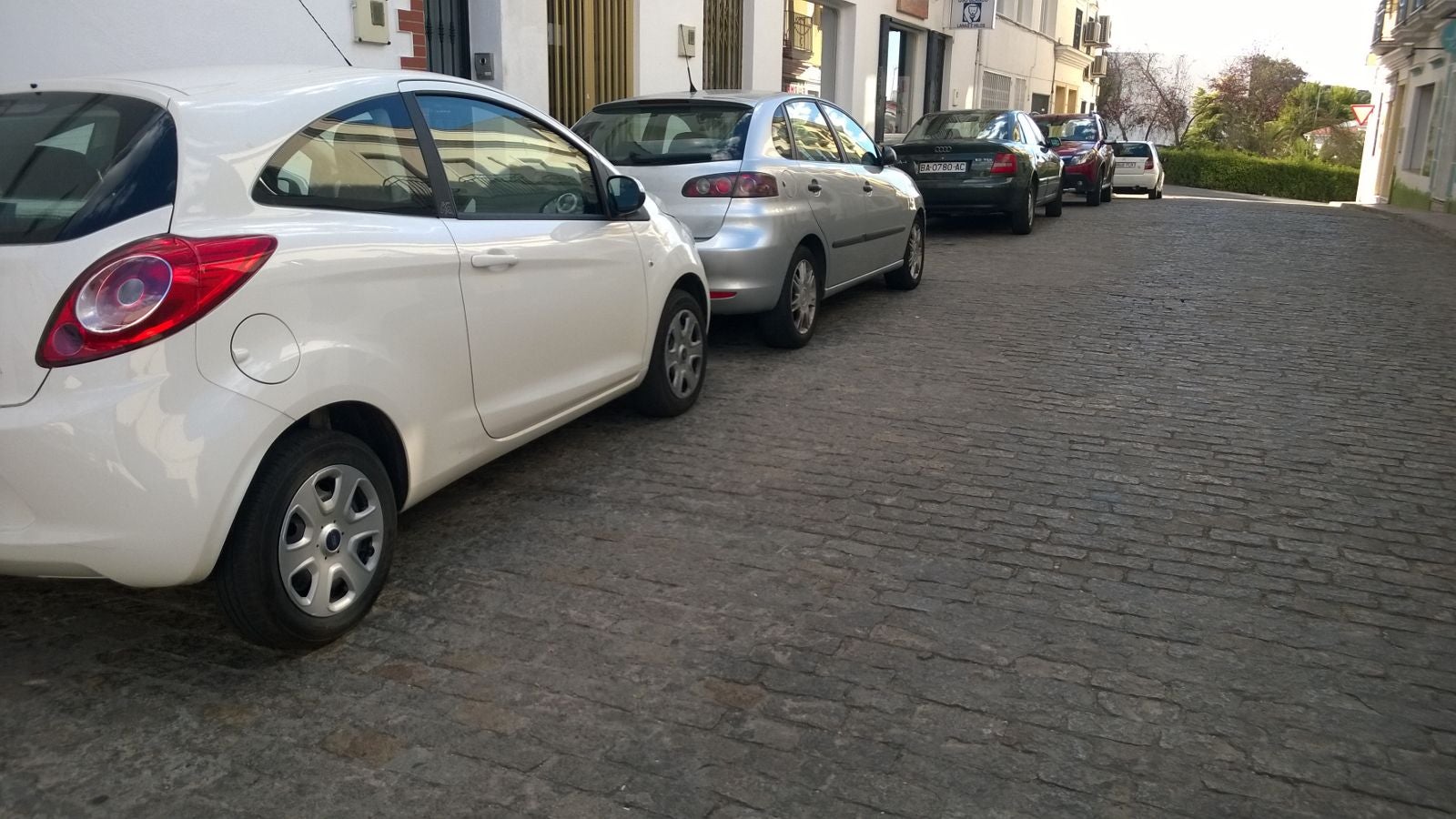 Turismos de vecinos de la localidad 