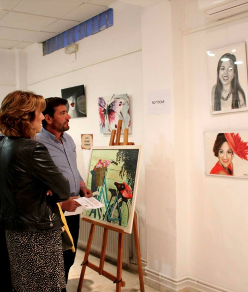 Exposición de pintura durante la Semana Cultural 