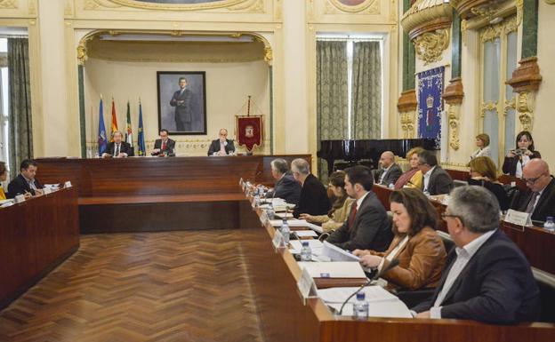 Pleno en la Diputación de Badajoz 