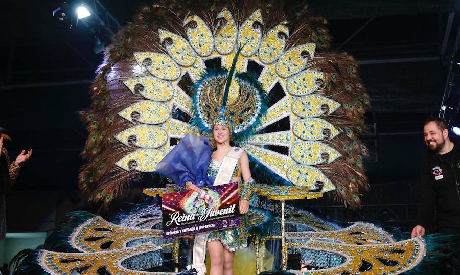 Carla Fraile en categoría infantil con 'Mi reflejo'; Sheila Mirasierra en juvenil con 'Calypso' y María Luisa Lamadrid en senior con 'Wimby Tamu', fueron elegidas reinas del Carnaval 2019 en la gala que se celebró en la tarde-noche del sábado en el pabellón polideportivo, que se quedó pequeño, con decenas de personas sin poder acceder al completarse el aforo. Más información en HOY. 