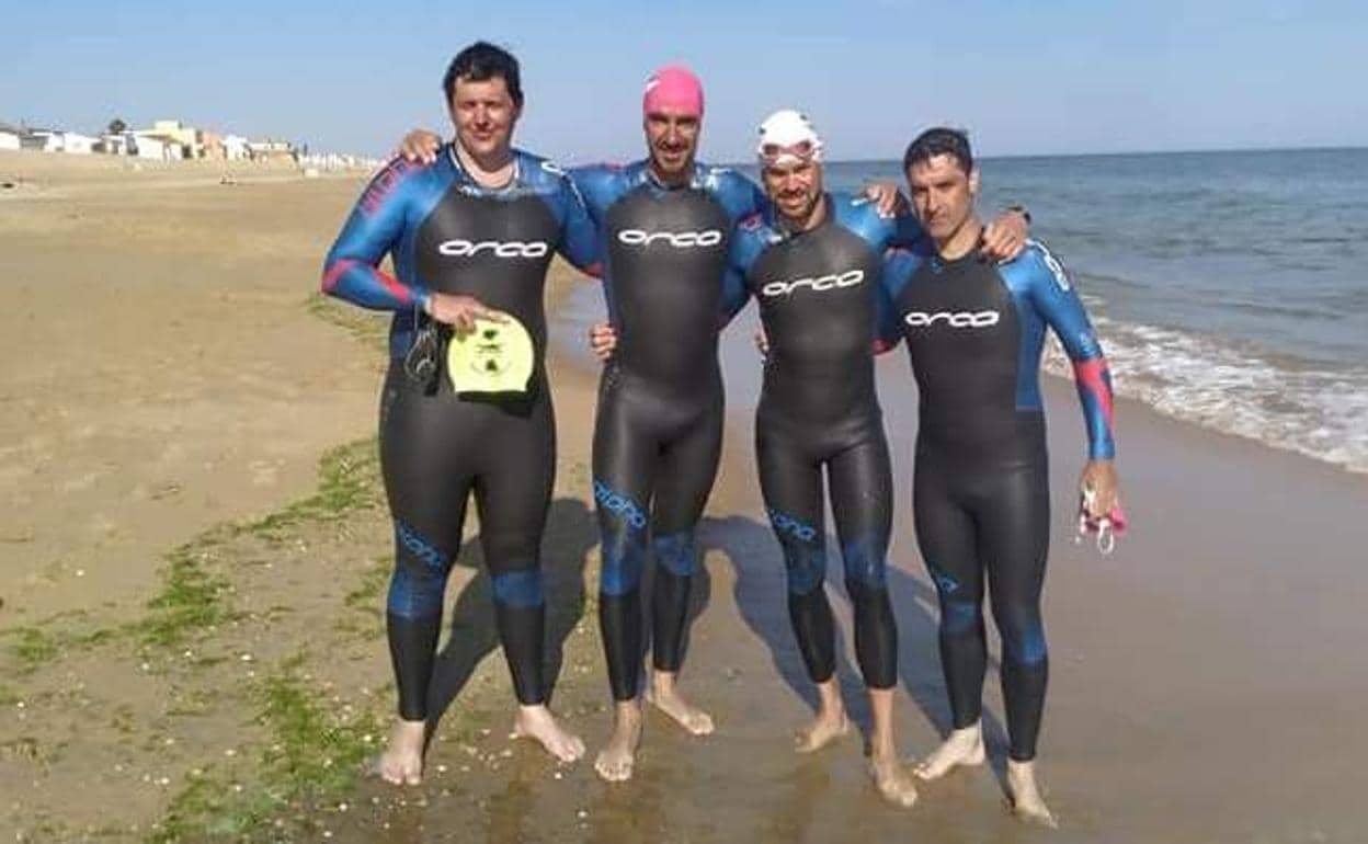 Cayetano, Javier, David y Carlos, los nadadores que afrontarán el reto 