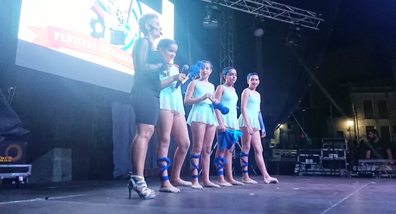 Mucho calor y mucho público en la calle, en las plazas, en bares y en terrazas y en la mayoría de las actividades realizadas. Así se podrían resumir, a grandes rasgos, las fiestas de San Miguel, aunque lógicamente cada uno hará su propio balance en función de lo que haya disfrutado. Porque también hay quien se queja del exceso de ruidos, de la acumulación de basuras y de la falta de civismo. Repasamos las fiestas en casi 30 fotografías, aunque podrían ser muchas más.