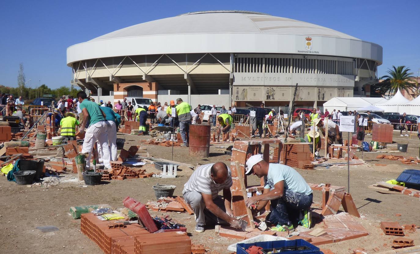 Mucho calor y mucho público en la calle, en las plazas, en bares y en terrazas y en la mayoría de las actividades realizadas. Así se podrían resumir, a grandes rasgos, las fiestas de San Miguel, aunque lógicamente cada uno hará su propio balance en función de lo que haya disfrutado. Porque también hay quien se queja del exceso de ruidos, de la acumulación de basuras y de la falta de civismo. Repasamos las fiestas en casi 30 fotografías, aunque podrían ser muchas más.