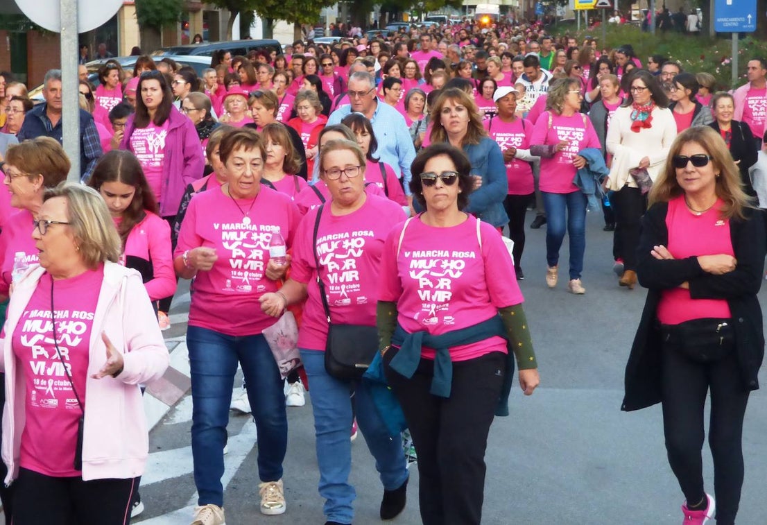 Fotos: Multitudinaria Marcha Rosa contra el cáncer de mama