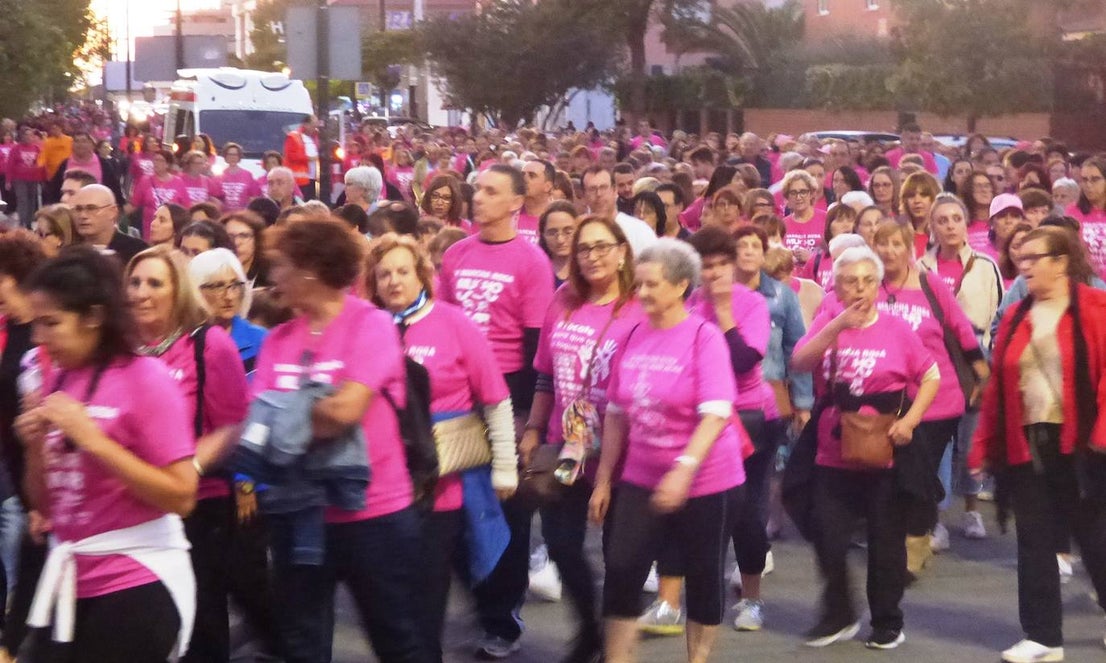 Fotos: Multitudinaria Marcha Rosa contra el cáncer de mama