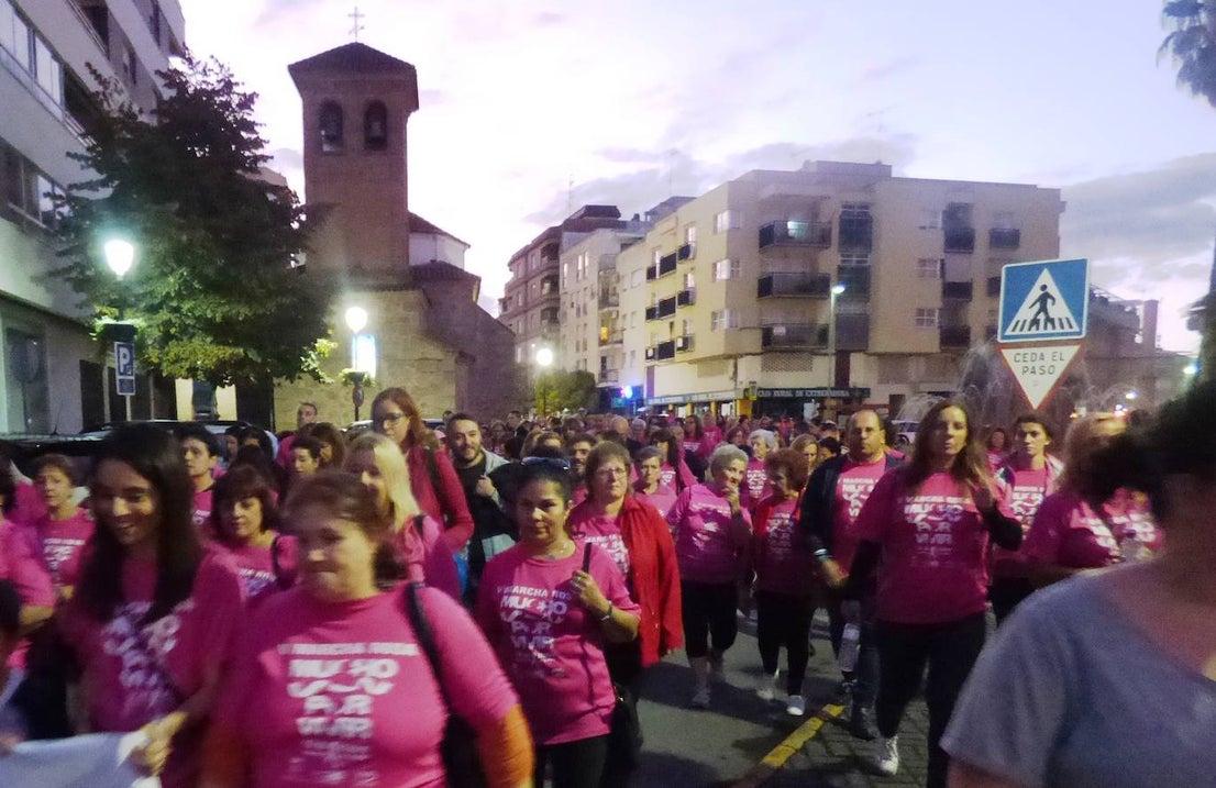 Fotos: Multitudinaria Marcha Rosa contra el cáncer de mama