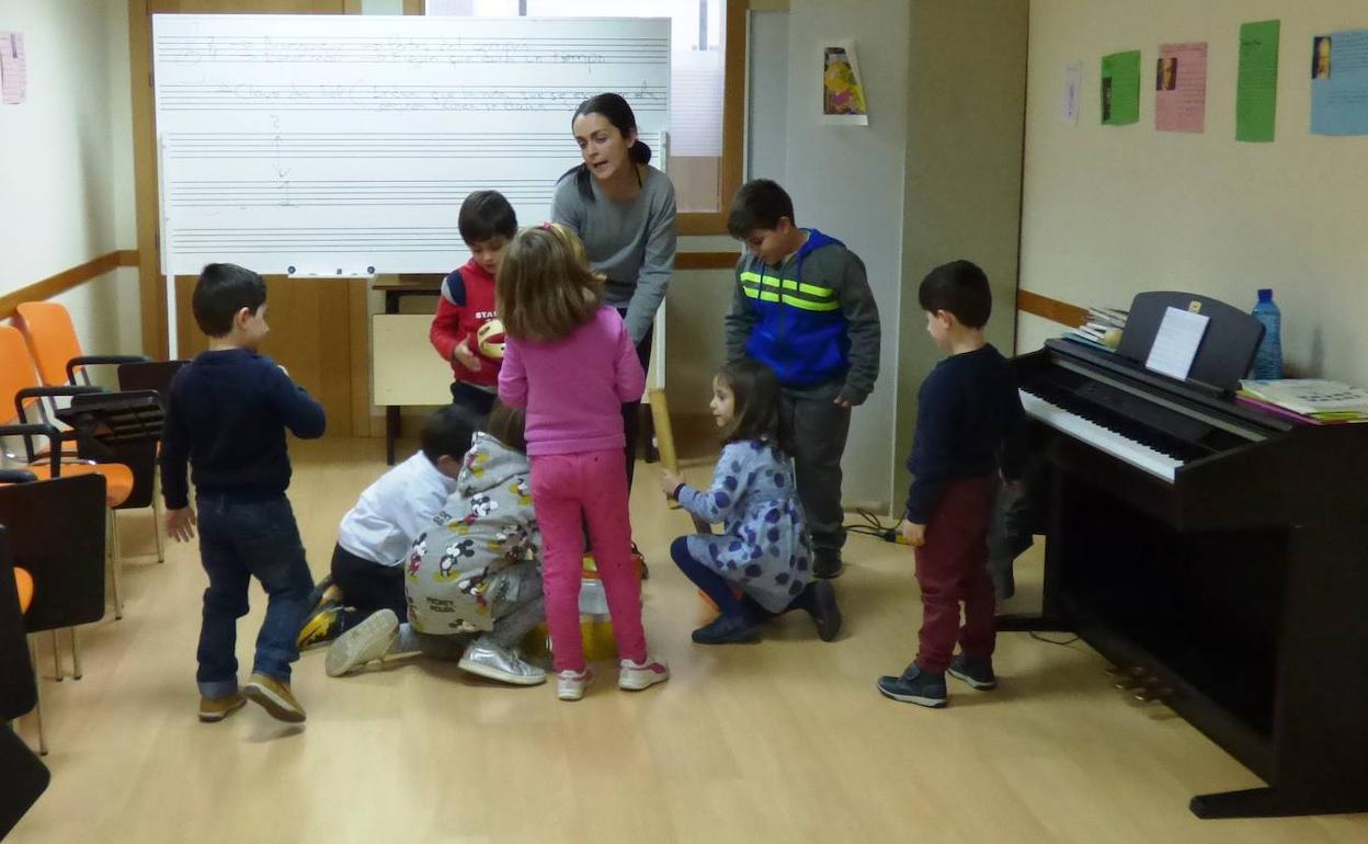 Los trámites administrativos retrasan el inicio del curso de la Escuela Municipal de Música