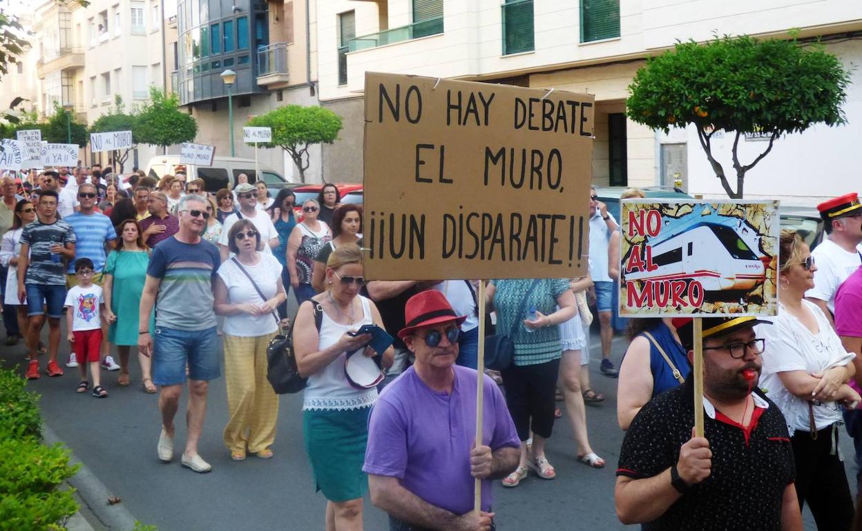 Manifestación promovida por la plataforma No al Muro 