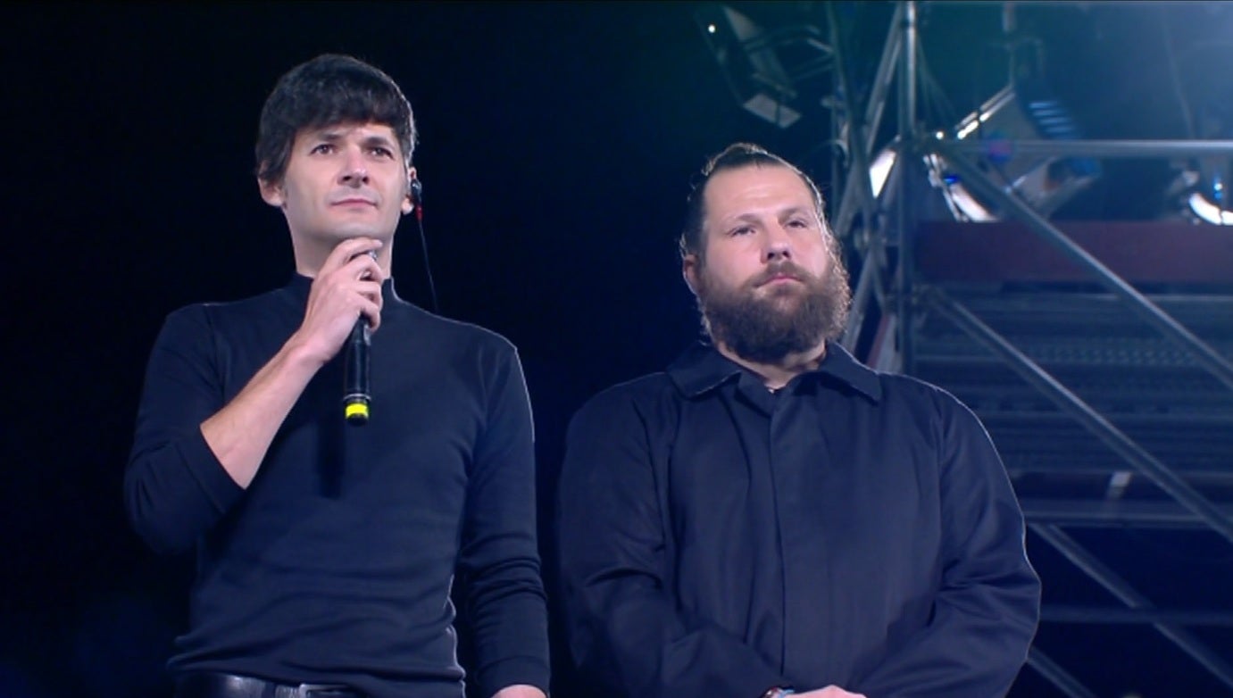 El escapista moralo con uno de los presentadores 