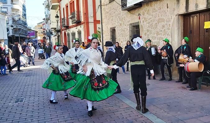 Actuación frente a los puestos del mercadillo 