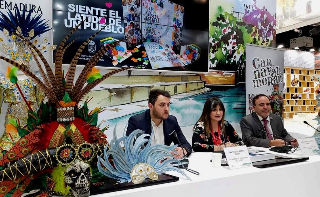 Josema Encinas, Raquel Medina y Francisco Martín en la Fitur 