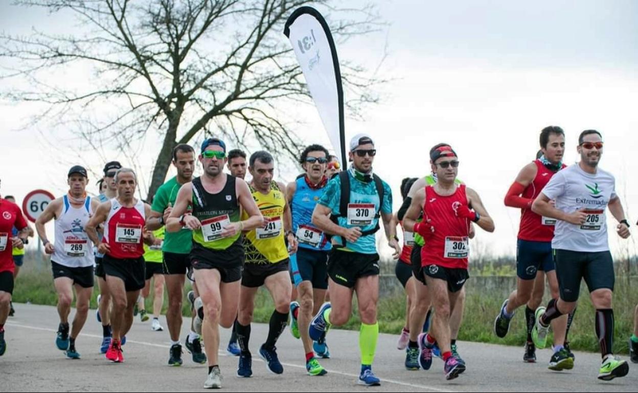 Jorge Campos, segundo en su categoría en la V Media Maratón 'Villa de Montijo'