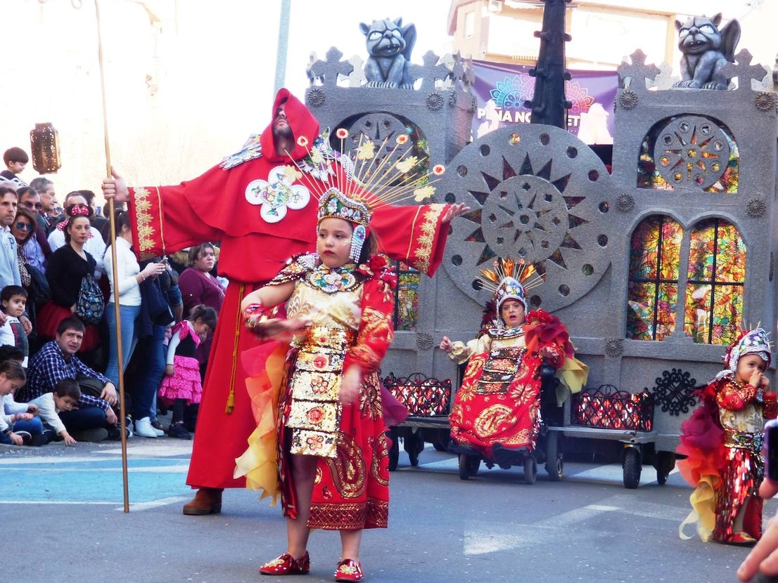 Fotos: Desfile de carrozas y comparsas