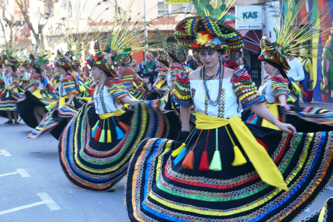 Fotos: Desfile de carrozas y comparsas