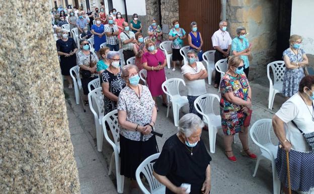 La Eucaristía se hizo este año en la calle 