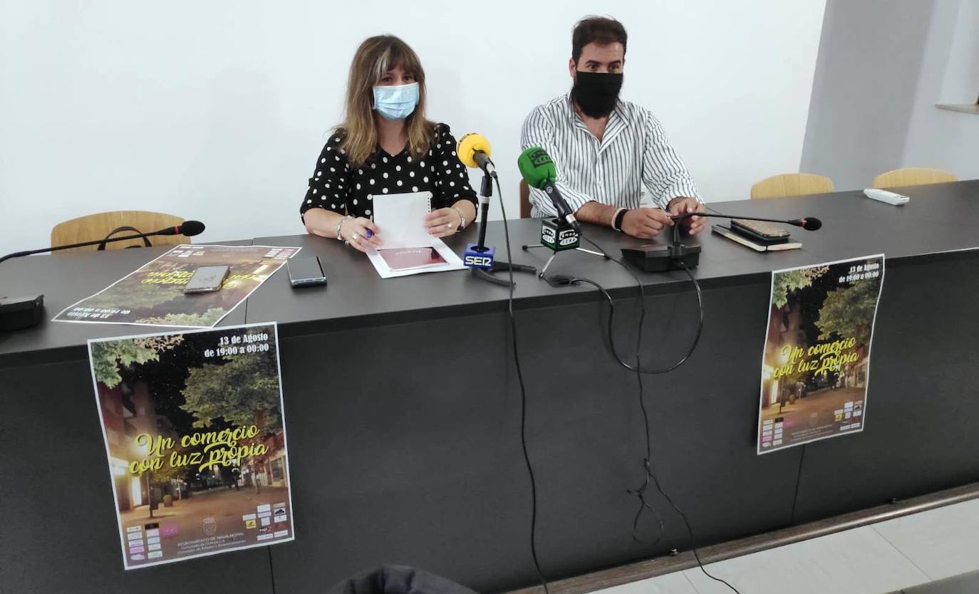 Raquel Medina y Pedro Fernández en la presentación 
