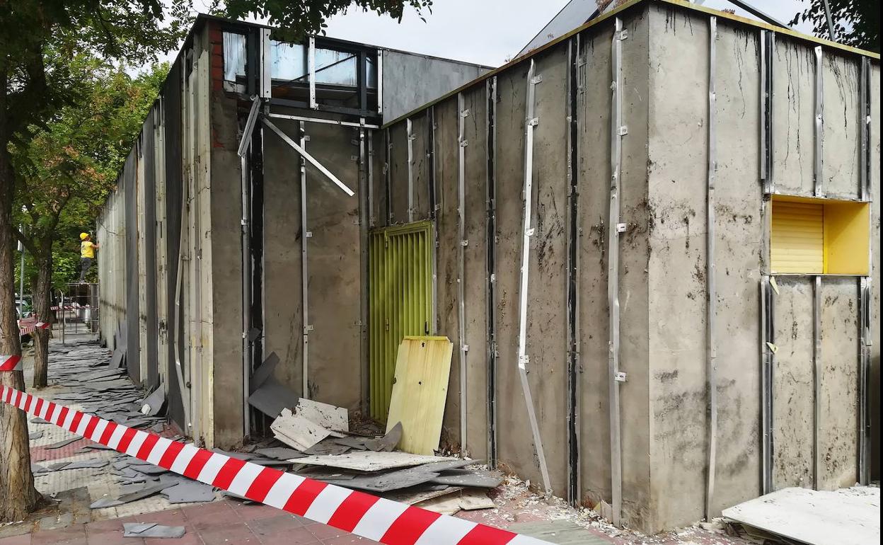 Primeros trabajos en la fachada del edificio 