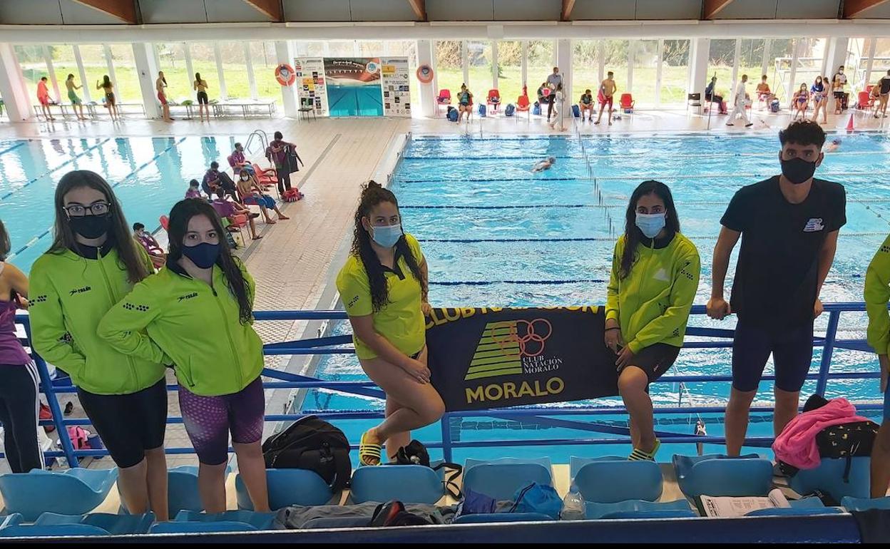 El Club Natación Moralo vuelve a la competición después de ocho meses