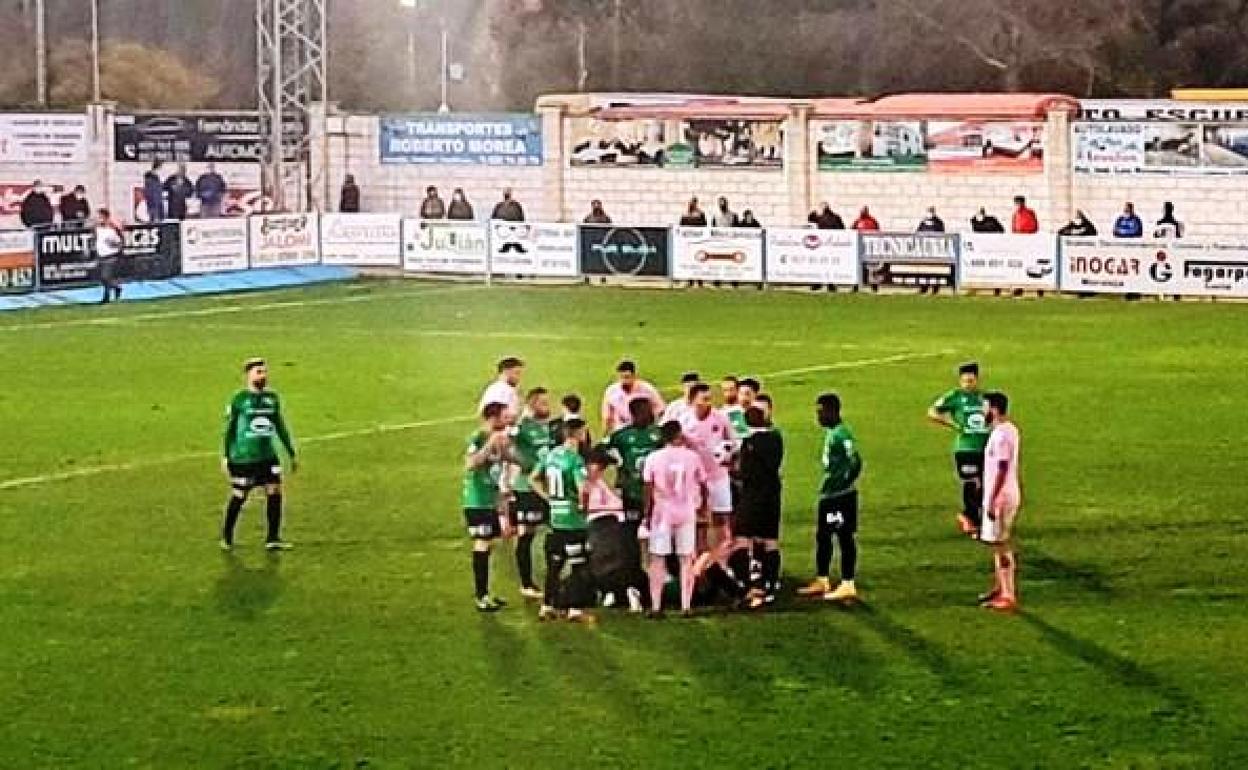 La efectividad del Moralo le lleva a la victoria en Coria, 0-2