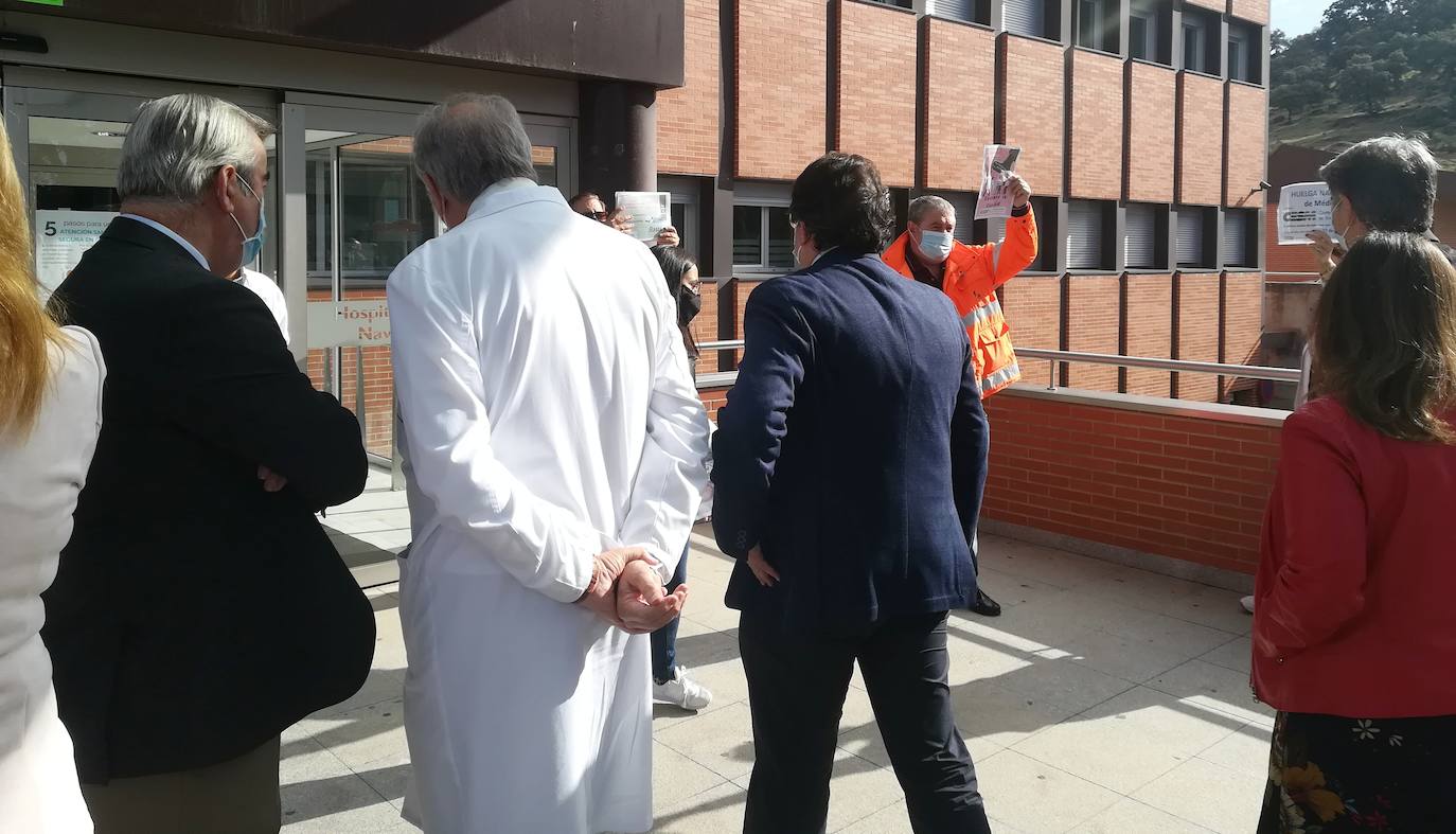 Fotos: El consejero de Sanidad visita el hospital