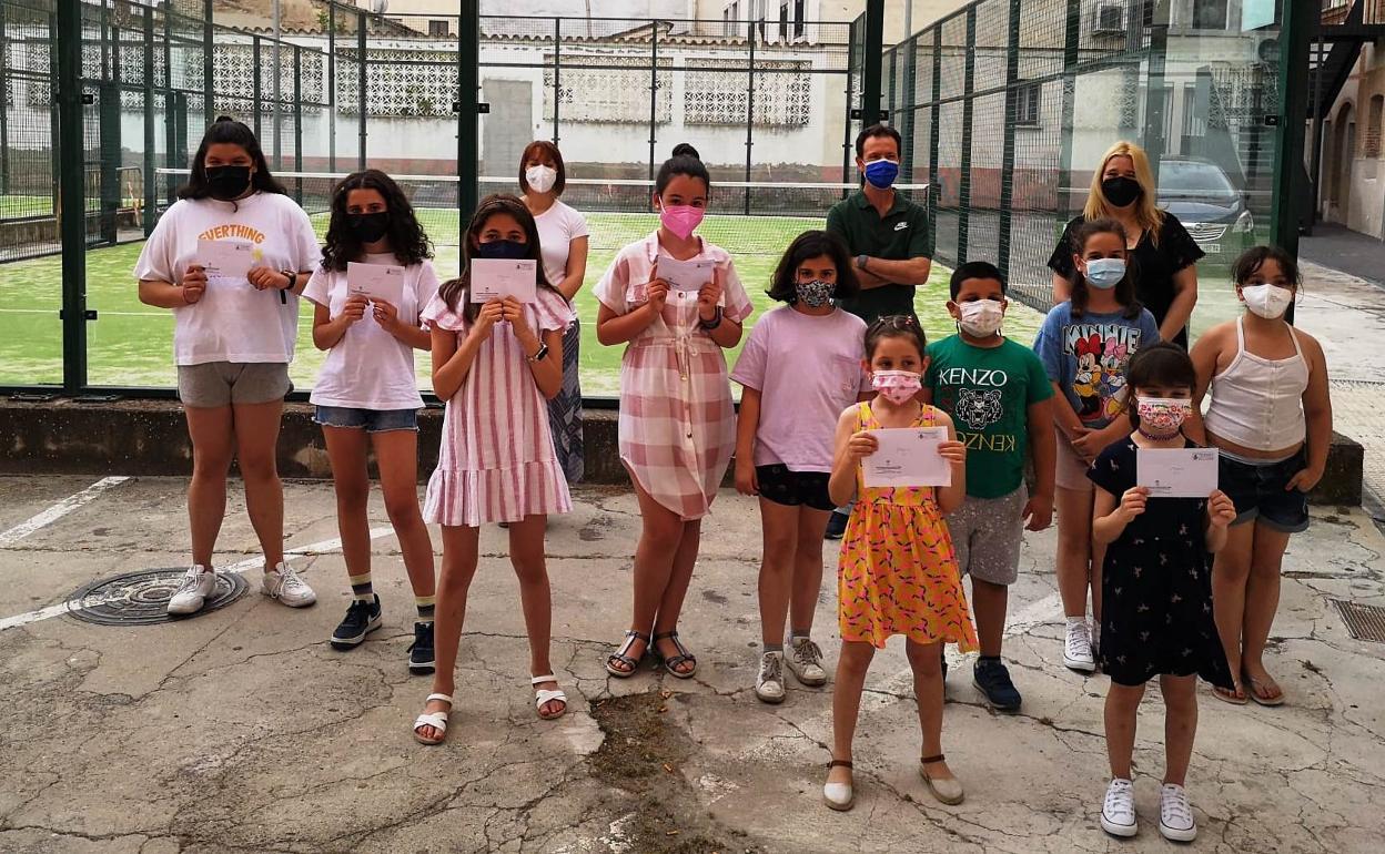 Un total de 271 escolares participan en el I Concurso de carteles en contra del consumo de tabaco en menores