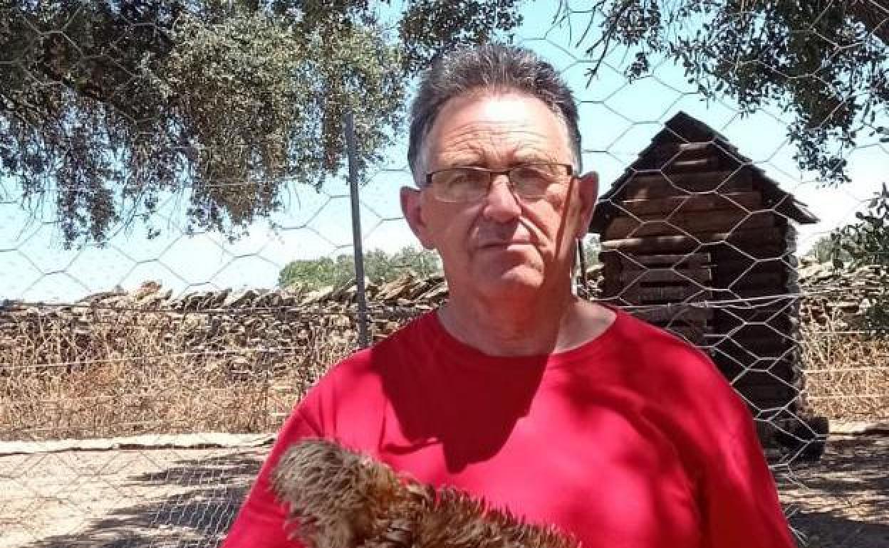 «Los jóvenes tienen que ver que hay futuro en los pueblos», dice Isidro Miguel Naharro