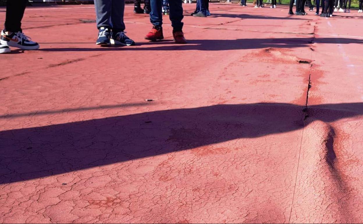La alcaldesa espera poder llevar a pleno en septiembre la cesión de la pista del instituto Albalat