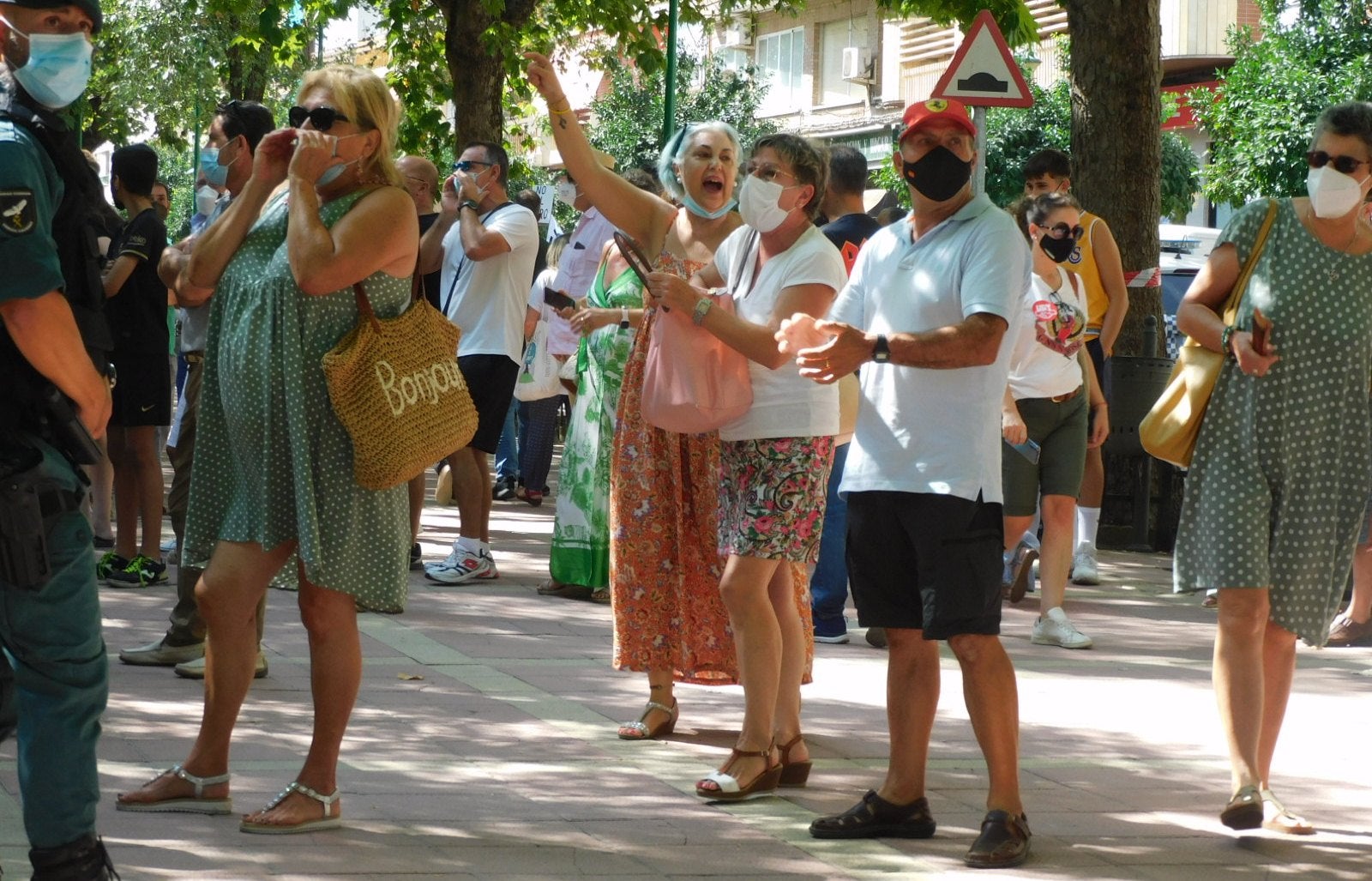 Protesta por la presencia de Pedro Sánchez en Navalmoral 