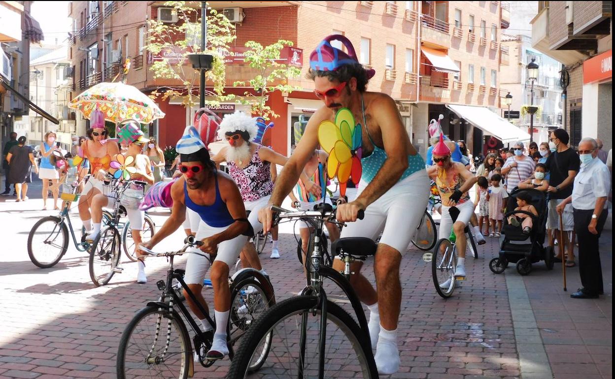 La Vuelta Ciclista menos seria de España recorre el peatonal