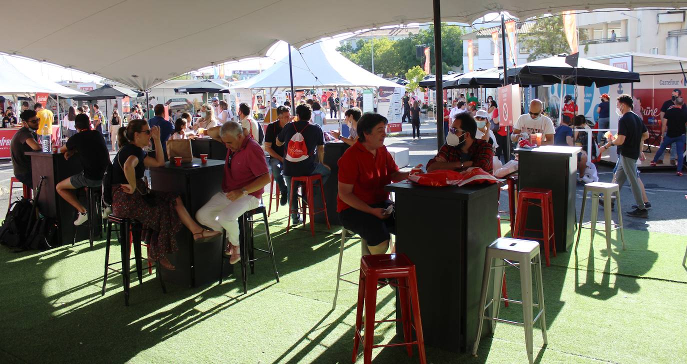 Fotos: Jornada histórica para el deporte moralo: sale una etapa de la Vuelta Ciclista