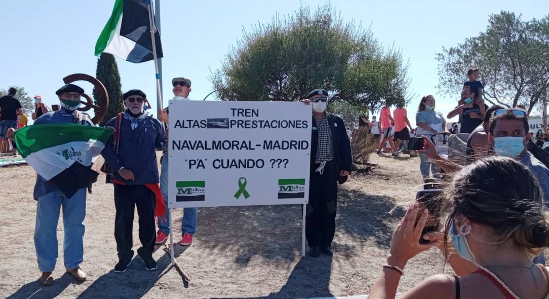 Fotos: Jornada histórica para el deporte moralo: sale una etapa de la Vuelta Ciclista