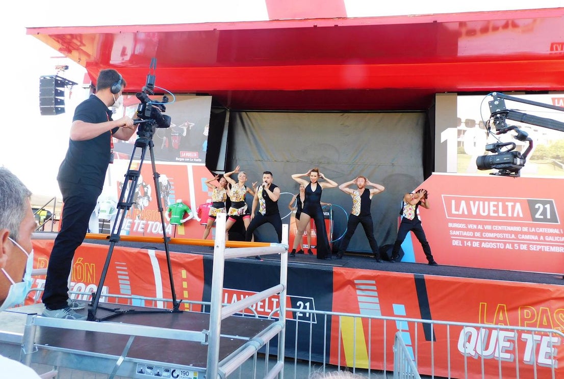 Fotos: Jornada histórica para el deporte moralo: sale una etapa de la Vuelta Ciclista