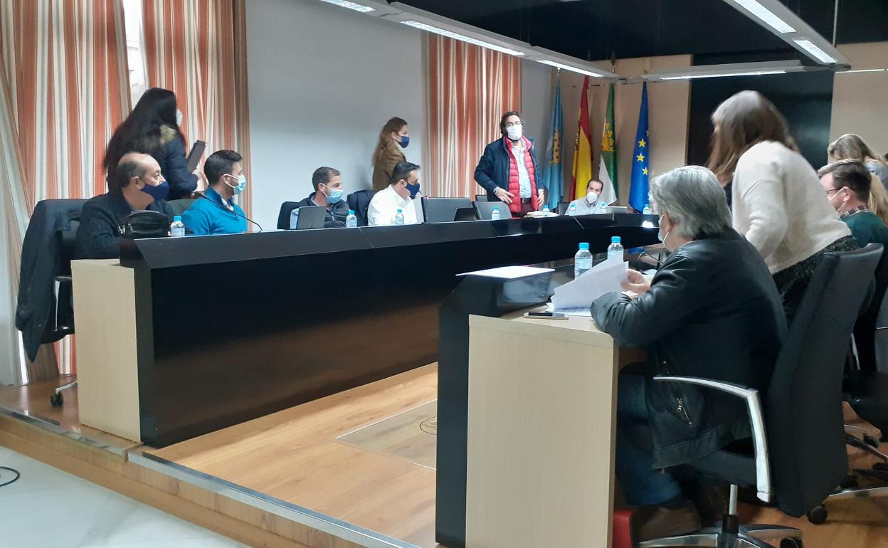 El pleno extraordinario sobre el muro tiene que esperar
