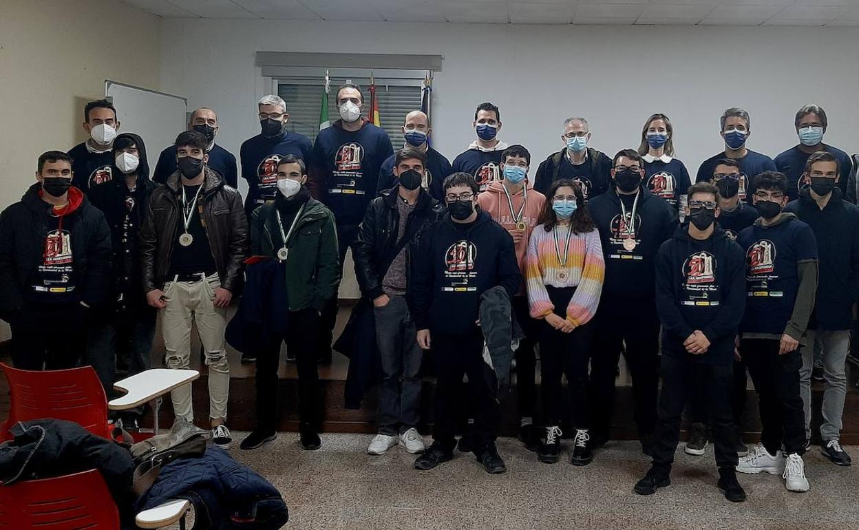 Participantes en las Olimpiadas celebradas en el instituto moralo 