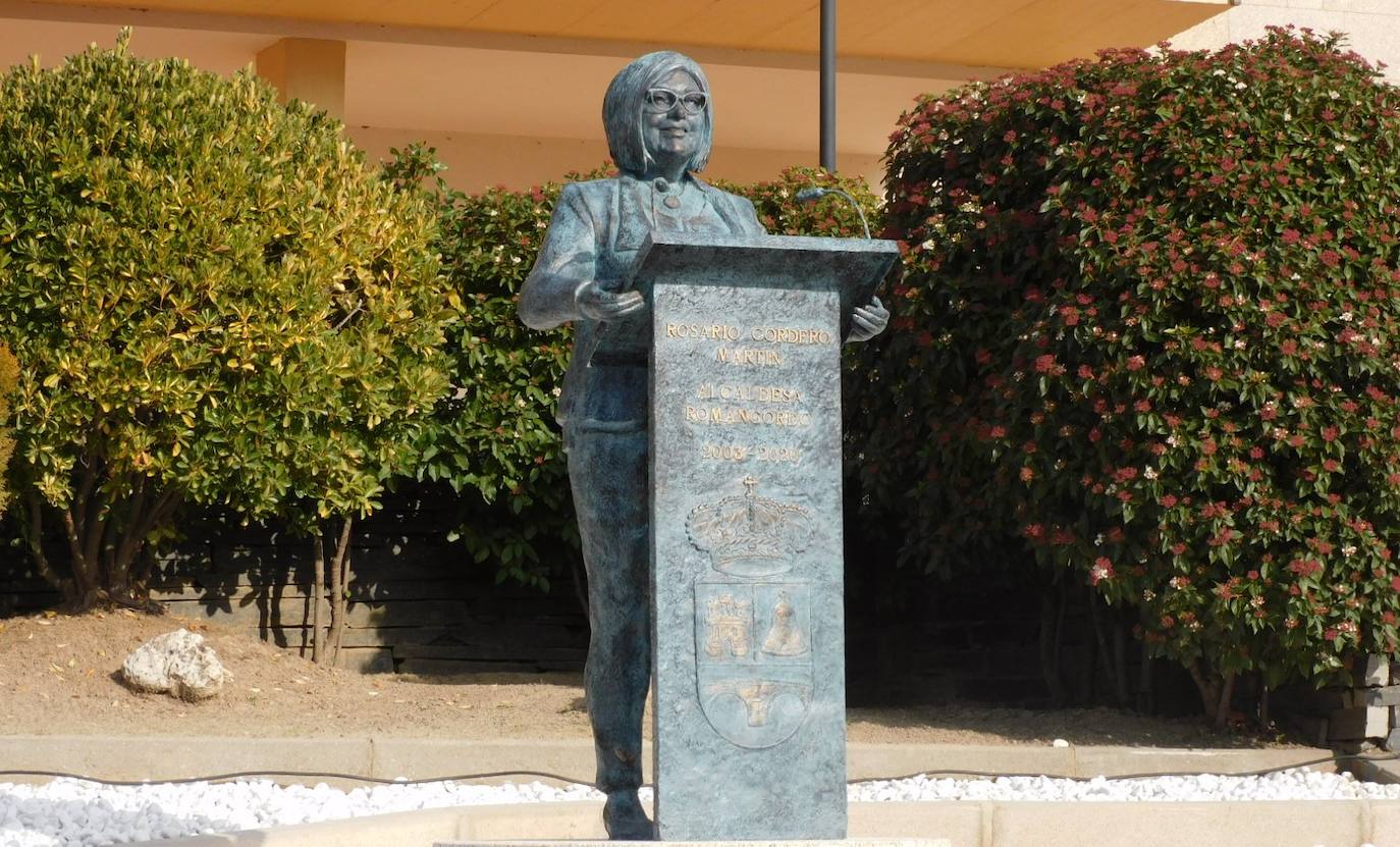 Fotos: Emotivo homenaje a Charo Cordero en Romangordo