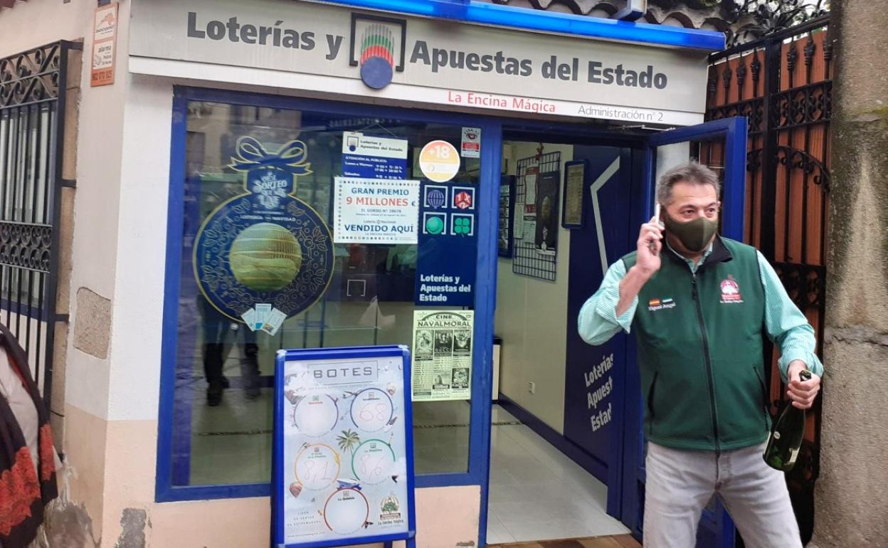 'La Encina Mágica' vende diez décimos de uno de los quintos premios del sorteo de Lotería de Navidad, el 26711
