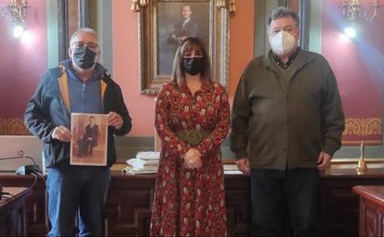 Trujillo se queda con el legado del poeta Manuel Gómez, cuya familia está afincada en Navalmoral