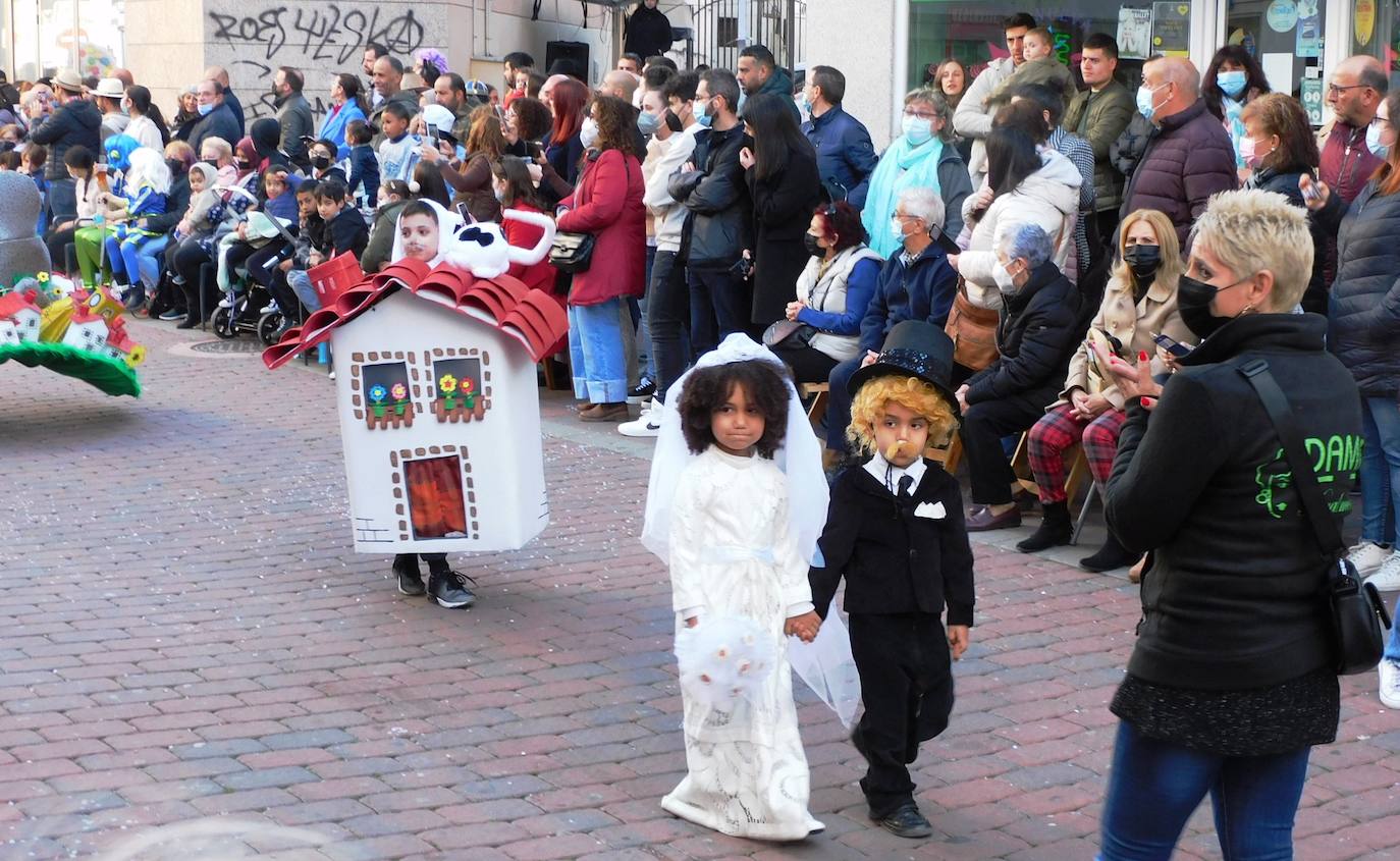 Fotos: Primer desfile de carrozas y comparsas