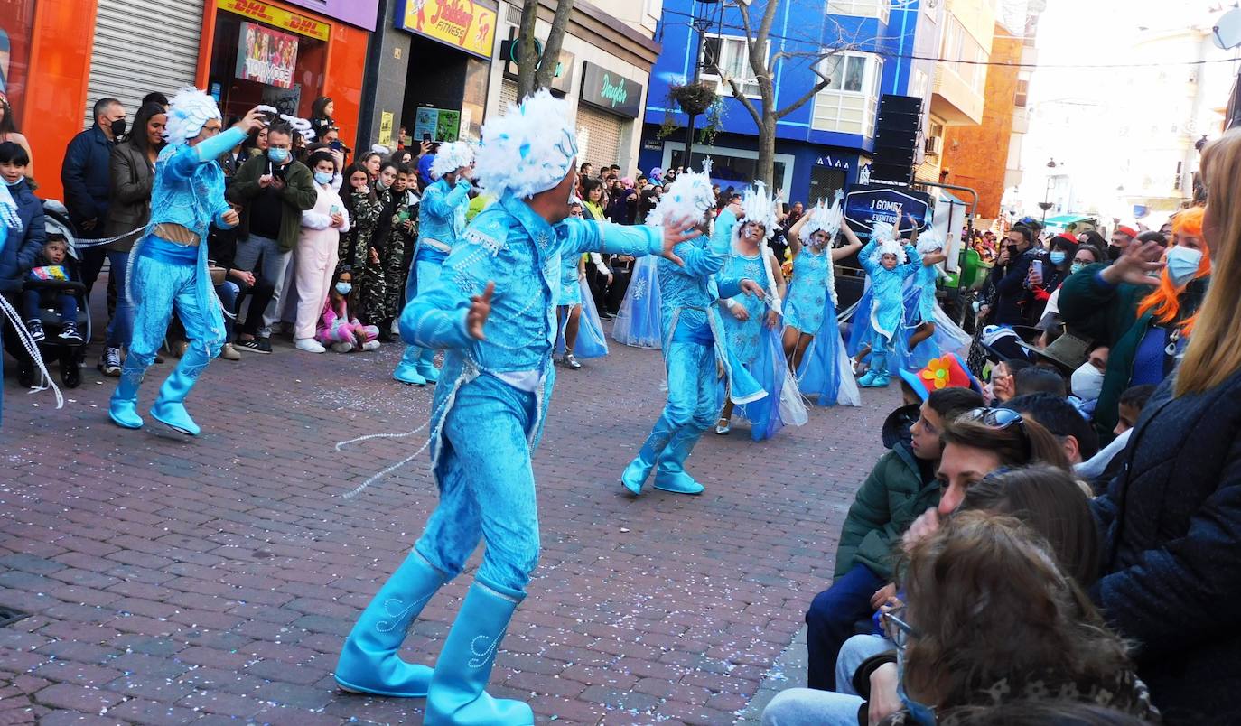 Fotos: Primer desfile de carrozas y comparsas