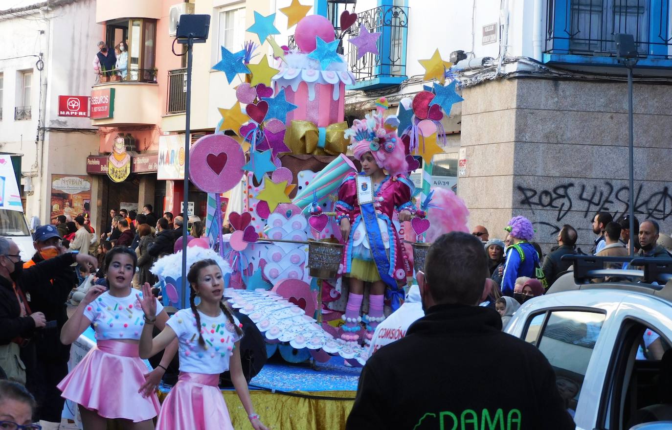 Fotos: Primer desfile de carrozas y comparsas