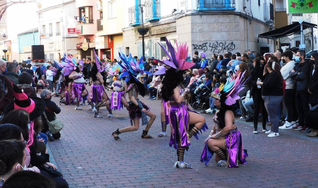 Fotos: Primer desfile de carrozas y comparsas