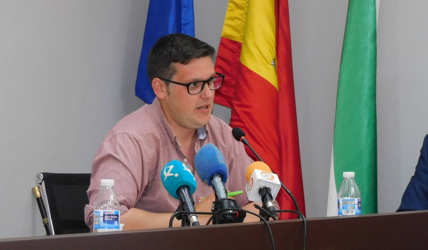 Fotos: Relevo en la alcaldía de Saucedilla