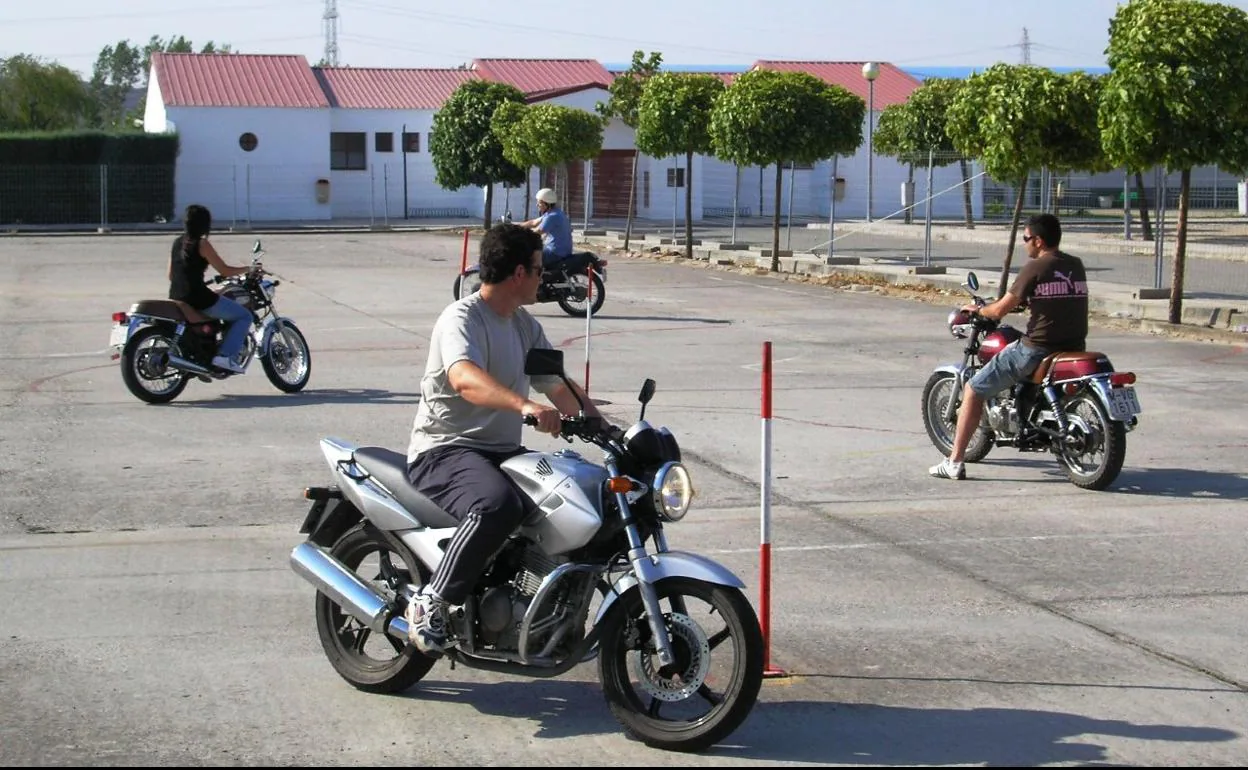 Anterior pista de examen para las motos 