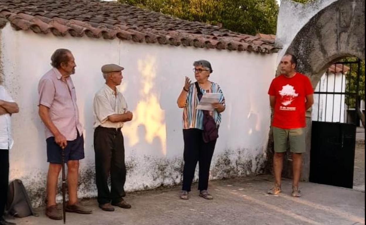 Conquista de la Sierra homenajea al poeta Manuel Gómez Sánchez, cuyos nietos residen en Navalmoral